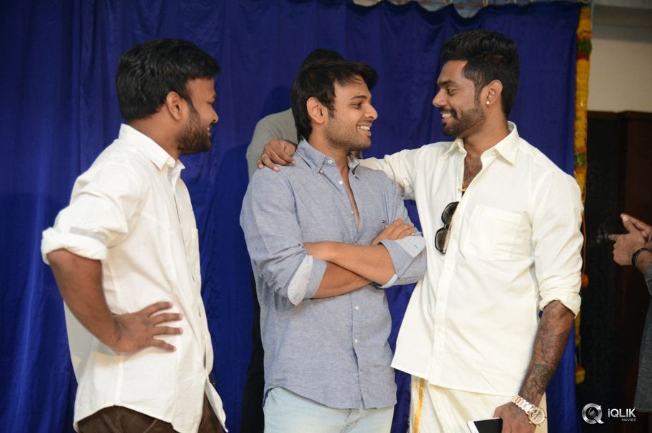 Aina-Ishtam-Nuvvu-Movie-First-Look-Launch